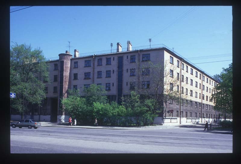 BATENIN HOUSING COMPLEX, LESNOI PROSPEKT 39 / 4 DIAGONAL STREET