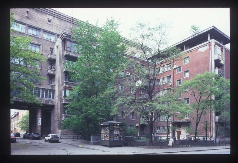 APARTMENT BUILDING FOR "SVIR'STROI" SPECIALISTS, MALYI PROSPEKT